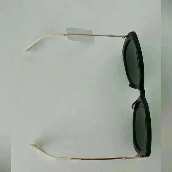 New Gucci Sunglasses MSRP 520 - Picture 6 of 7